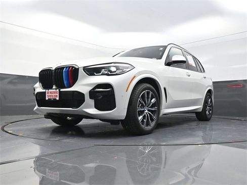 Used 2022 BMW X5 xDrive40i w/ M Sport Package image 29