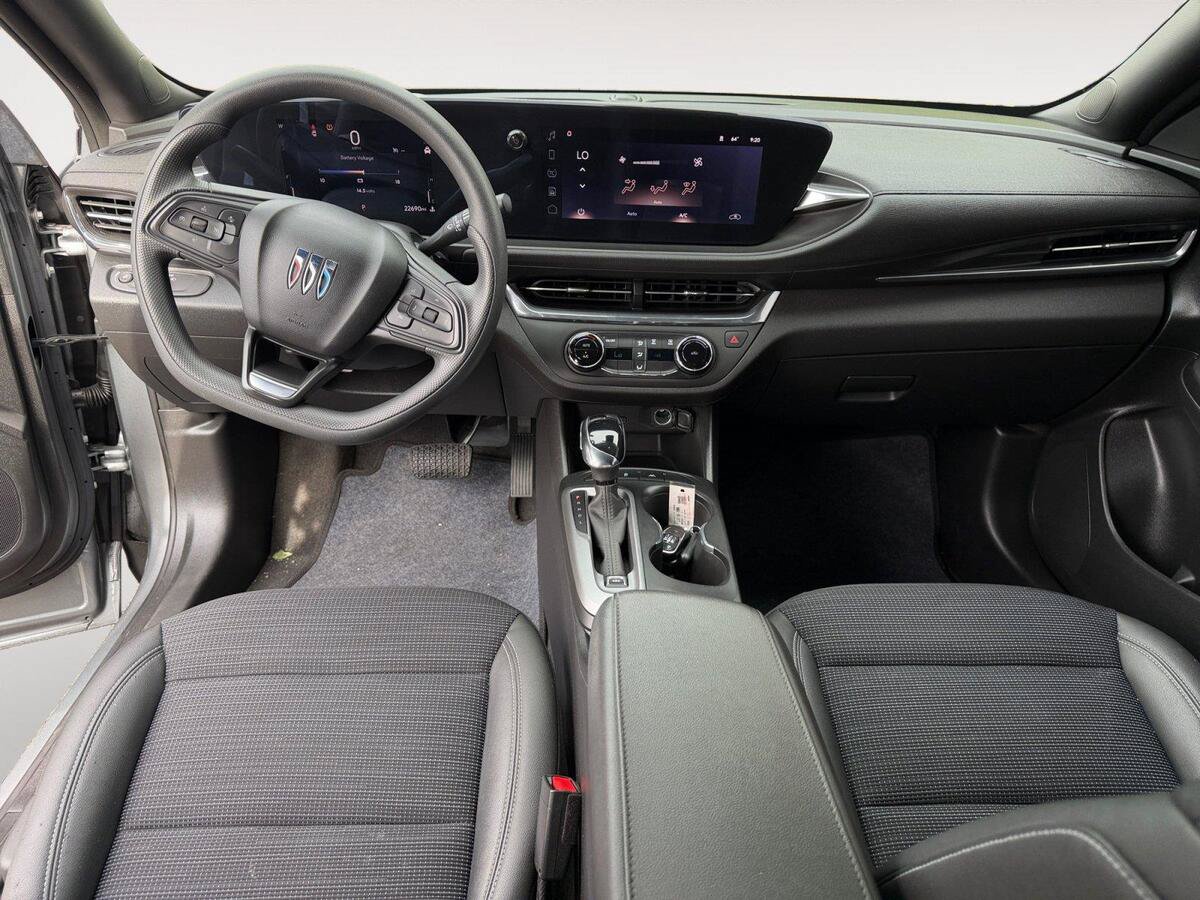 Used 2025 Buick Envista Preferred FWD image 10