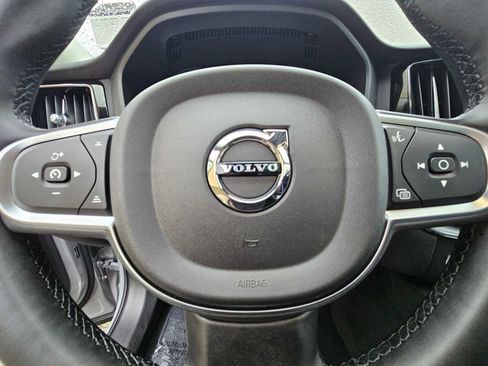 Certified 2025 Volvo XC60 B5 Core w/ Protection Package Premier AWD/4WD image 54