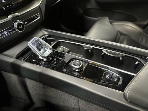 Used 2024 Volvo XC60 T8 Ultimate w/ Protection Package Premier image 29