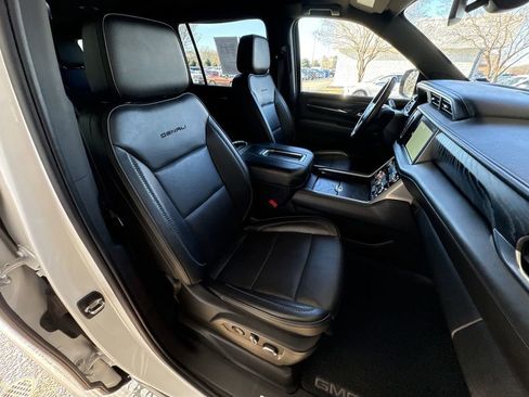 Certified 2022 GMC Yukon XL Denali image 28