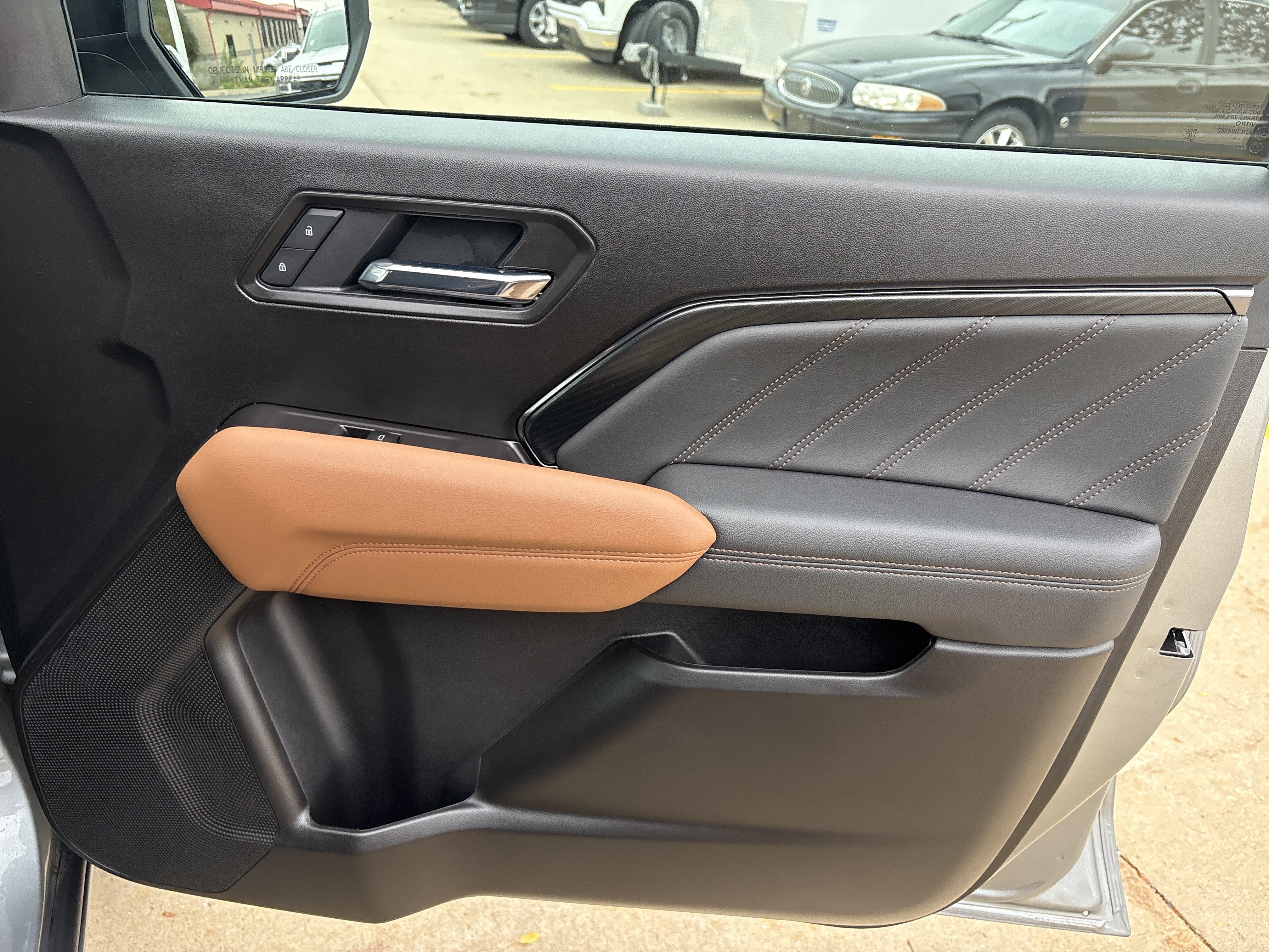 Used 2025 GMC Canyon AT4 AWD/4WD image 17