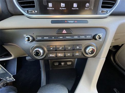 Used 2020 Kia Sportage LX image 24