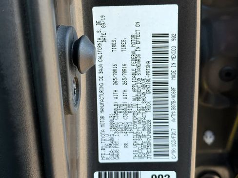 Used 2020 Toyota Tacoma TRD Off-Road AWD/4WD image 28