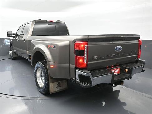 Used 2023 Ford F350 Lariat w/ Lariat Ultimate Package AWD/4WD image 4