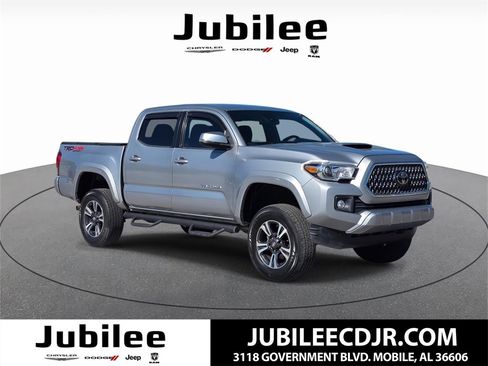 Used 2019 Toyota Tacoma TRD Sport image 1