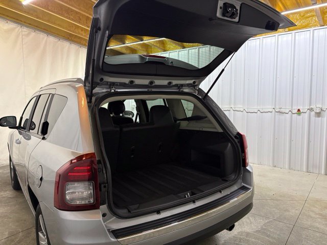 Used 2016 Jeep Compass High Altitude FWD image 9