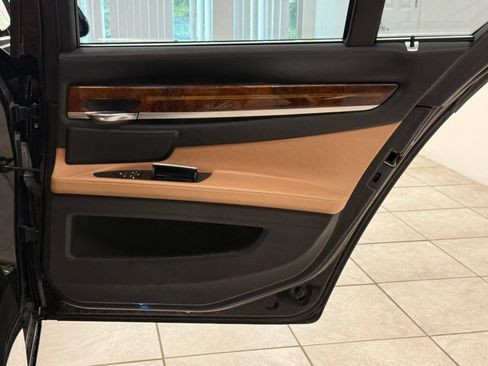 Used 2015 BMW 750i RWD image 21