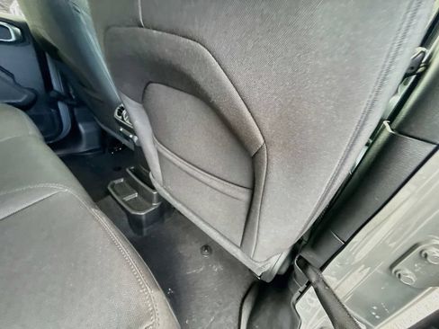 Used 2023 Jeep Wrangler Unlimited AWD/4WD image 31