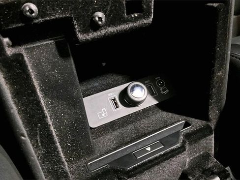 Used 2017 Jaguar F-TYPE Premium image 22