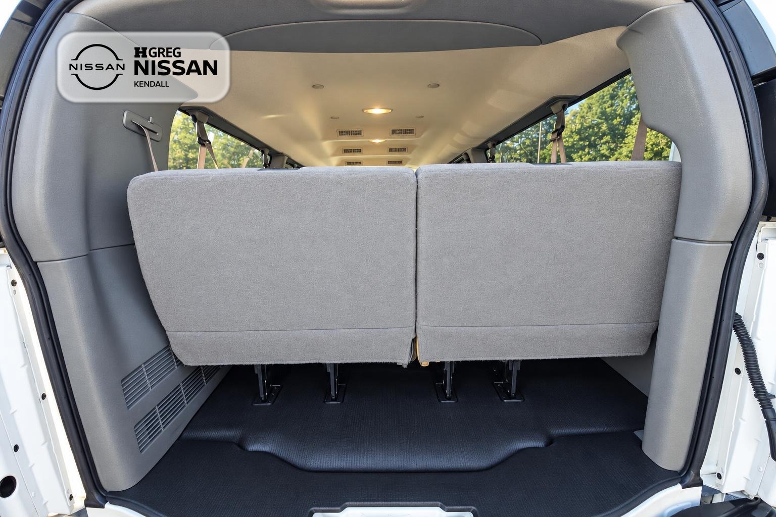 Used 2023 GMC Savana 3500 LS w/ Chrome Appearance Package RWD image 13