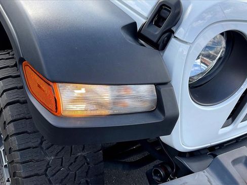 Certified 2022 Jeep Gladiator Mojave image 32