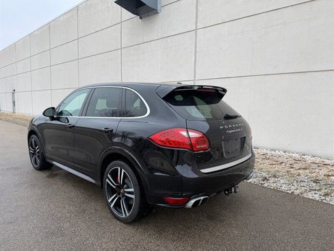 Used 2014 Porsche Cayenne Turbo S image 16