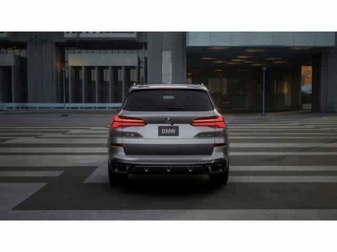 Used 2026 BMW X5 sDrive40i w/ M Sport Package RWD image 5