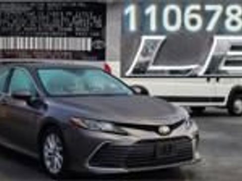 Used 2021 Toyota Camry LE image 1