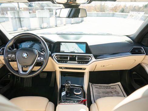 Used 2019 BMW 330i xDrive Sedan w/ Convenience Package image 14