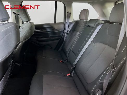 Used 2023 Jeep Grand Cherokee Laredo RWD image 31