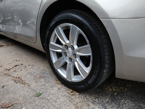 Used 2012 Buick LaCrosse Premium w/ Entertainment Package image 8