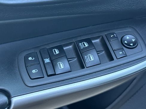 Used 2021 Jeep Cherokee Latitude FWD image 12