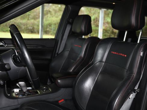 Used 2020 Jeep Grand Cherokee Trailhawk w/ Trailhawk Luxury Group image 13