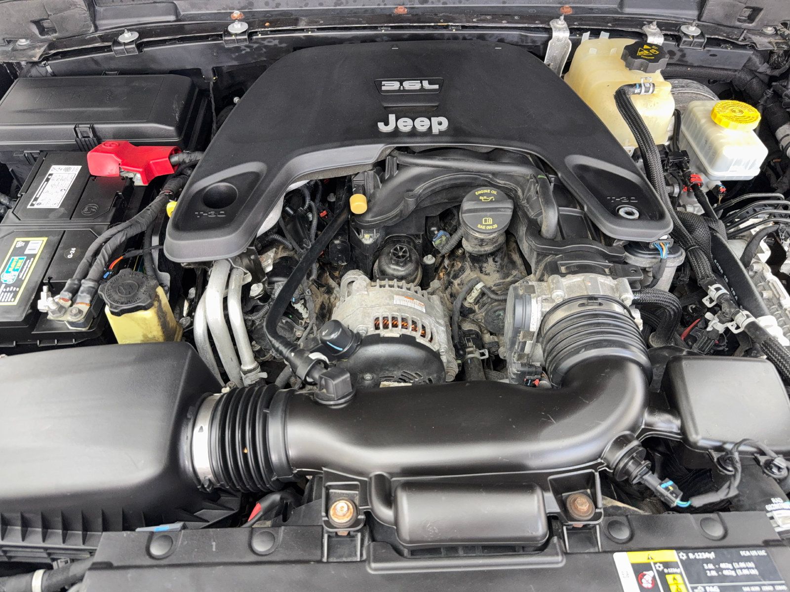 Used 2018 Jeep Wrangler Unlimited Sahara AWD/4WD image 52