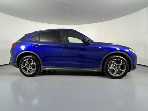 Used 2022 Alfa Romeo Stelvio Ti AWD/4WD image 8