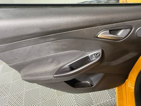 Used 2016 Ford Focus ST w/ Equipment Group 402A FWD image 37