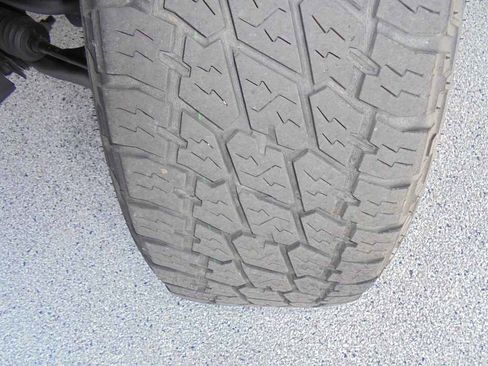 Used 2017 Toyota Tacoma TRD Sport image 5