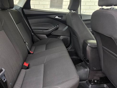 Used 2017 Ford Focus SE FWD image 13