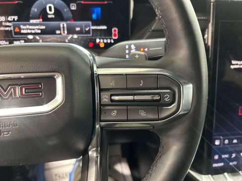 Used 2025 GMC Acadia Elevation image 31