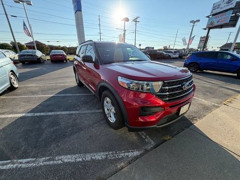 Used 2020 Ford Explorer XLT w/ Comfort Package AWD/4WD image 7