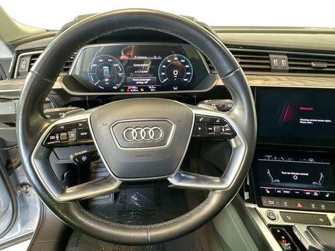 Used 2022 Audi e-tron Premium w/ Convenience Plus Package image 11
