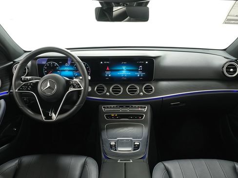 Used 2023 Mercedes-Benz E 350 4MATIC Sedan image 3