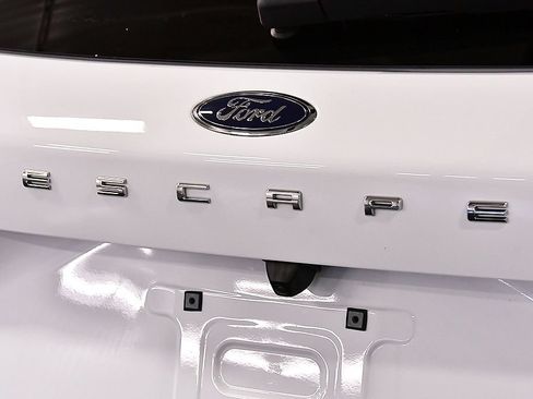 Used 2024 Ford Escape Active w/ Tech Pack #1 AWD/4WD image 11