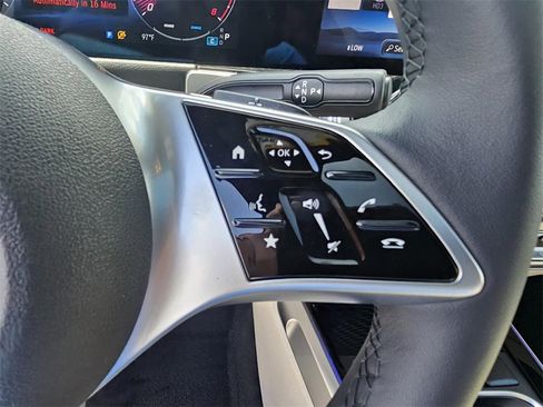 Used 2025 Mercedes-Benz GLB 250 image 18