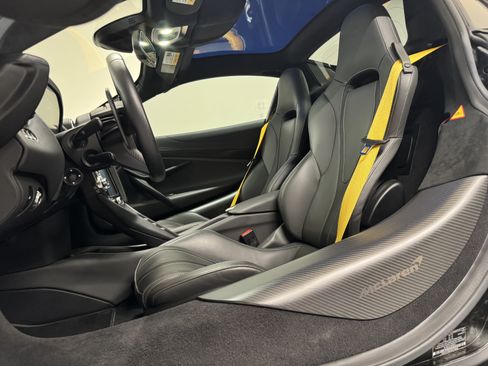 Used 2022 McLaren 720S Spider RWD image 9