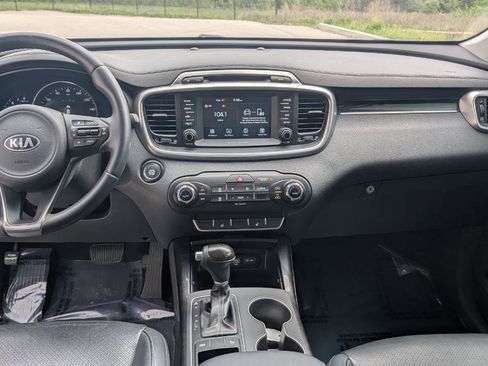 Used 2018 Kia Sorento EX FWD image 8
