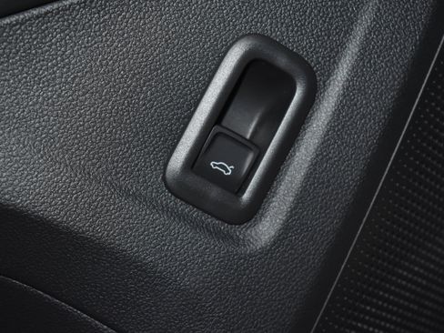 New 2026 Volkswagen Tiguan SE AWD/4WD image 5