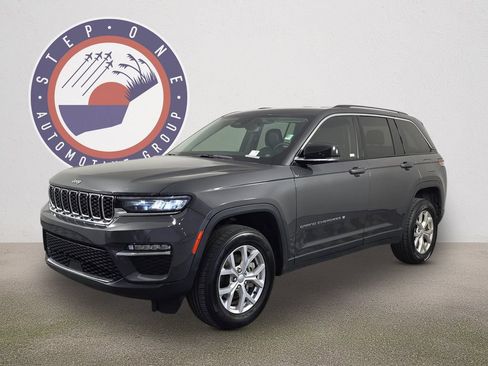 Used 2023 Jeep Grand Cherokee Limited RWD image 1