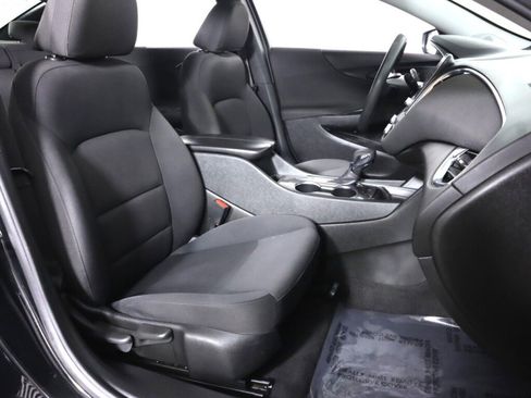 Used 2021 Chevrolet Malibu LT image 36