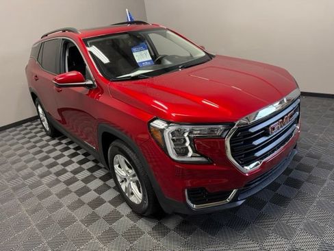 Used 2023 GMC Terrain SLE w/ Driver Convenience Package FWD image 2