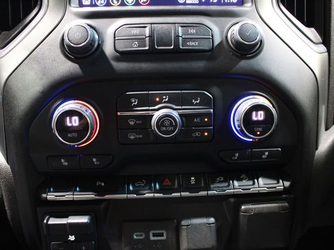 Used 2022 Chevrolet Silverado 1500 LT Trail Boss w/ LT Trail Boss Premium Package AWD/4WD image 16