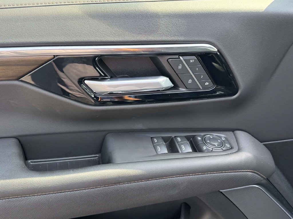 New 2026 Chevrolet Tahoe High Country AWD/4WD image 18