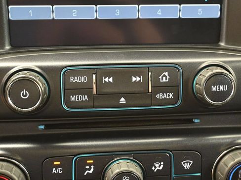 Used 2019 Chevrolet Silverado 1500 LT w/ All Star Edition AWD/4WD image 23
