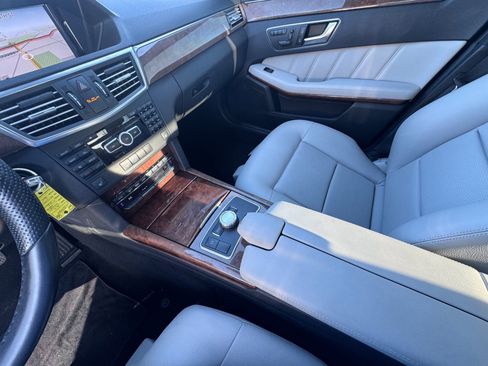Used 2013 Mercedes-Benz E 350 4MATIC Sedan image 20