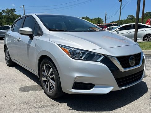 Used 2020 Nissan Versa SV FWD image 2