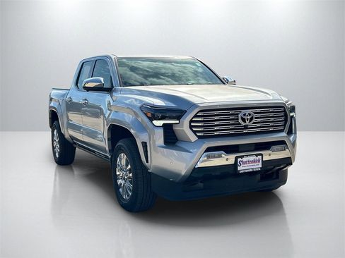 Used 2024 Toyota Tacoma Limited image 3