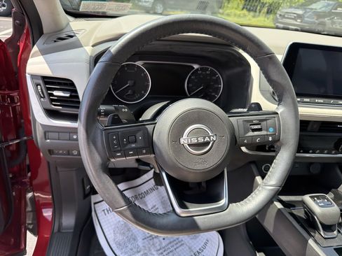Used 2023 Nissan Rogue SV w/ SV Premium B Package AWD/4WD image 17
