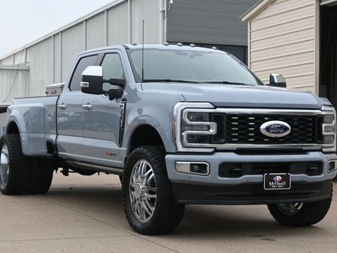 Used 2026 Ford F350 Platinum w/ Platinum Plus Package image 8