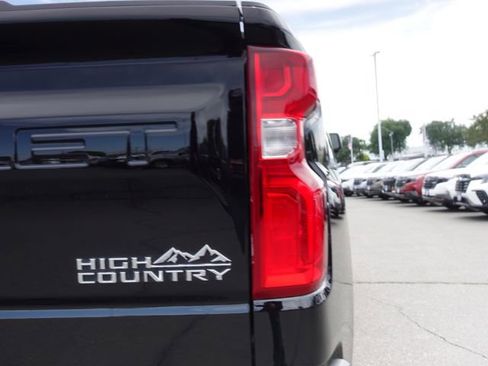 Used 2024 Chevrolet Silverado 1500 High Country w/ Technology Package AWD/4WD image 7